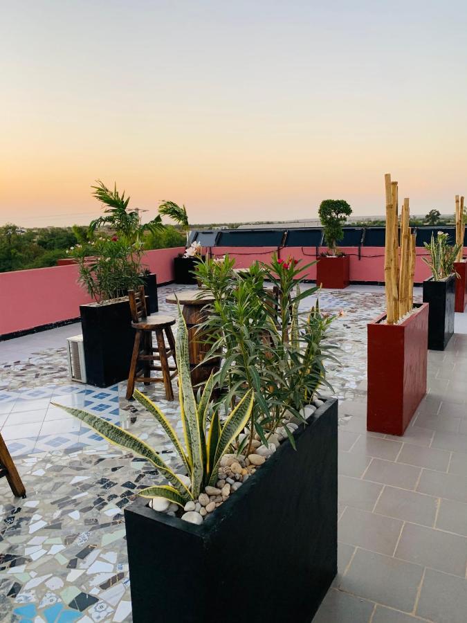 Le Diamant Noir Hotel Nguekokh Bagian luar foto
